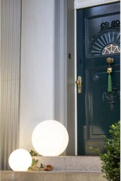 Kugelleuchte Shining Globe (Solar), ∅ 30 Cm