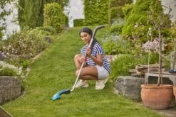 Gardena Set Akku-Grasschere ClassicCut Li + Stiel + Räder -Pflanzensamen Rabatt gardena set akku grasschere classiccut li stiel raeder 1368760 de