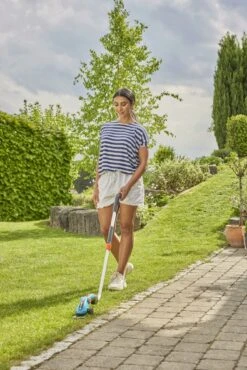 Gardena Set Akku-Grasschere ComfortCut Li + Stiel + Räder 9 Gardena Set Akku-Grasschere ComfortCut Li + Stiel + Räder -Pflanzensamen Rabatt gardena set akku grasschere comfortcut li stiel raeder 1373852 de