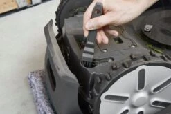 Gardena Wartungs- Und Reinigungs-Set Für Mähroboter -Pflanzensamen Rabatt gardena wartungs und reinigungs set fuer maehroboter 1 set 1674780 de