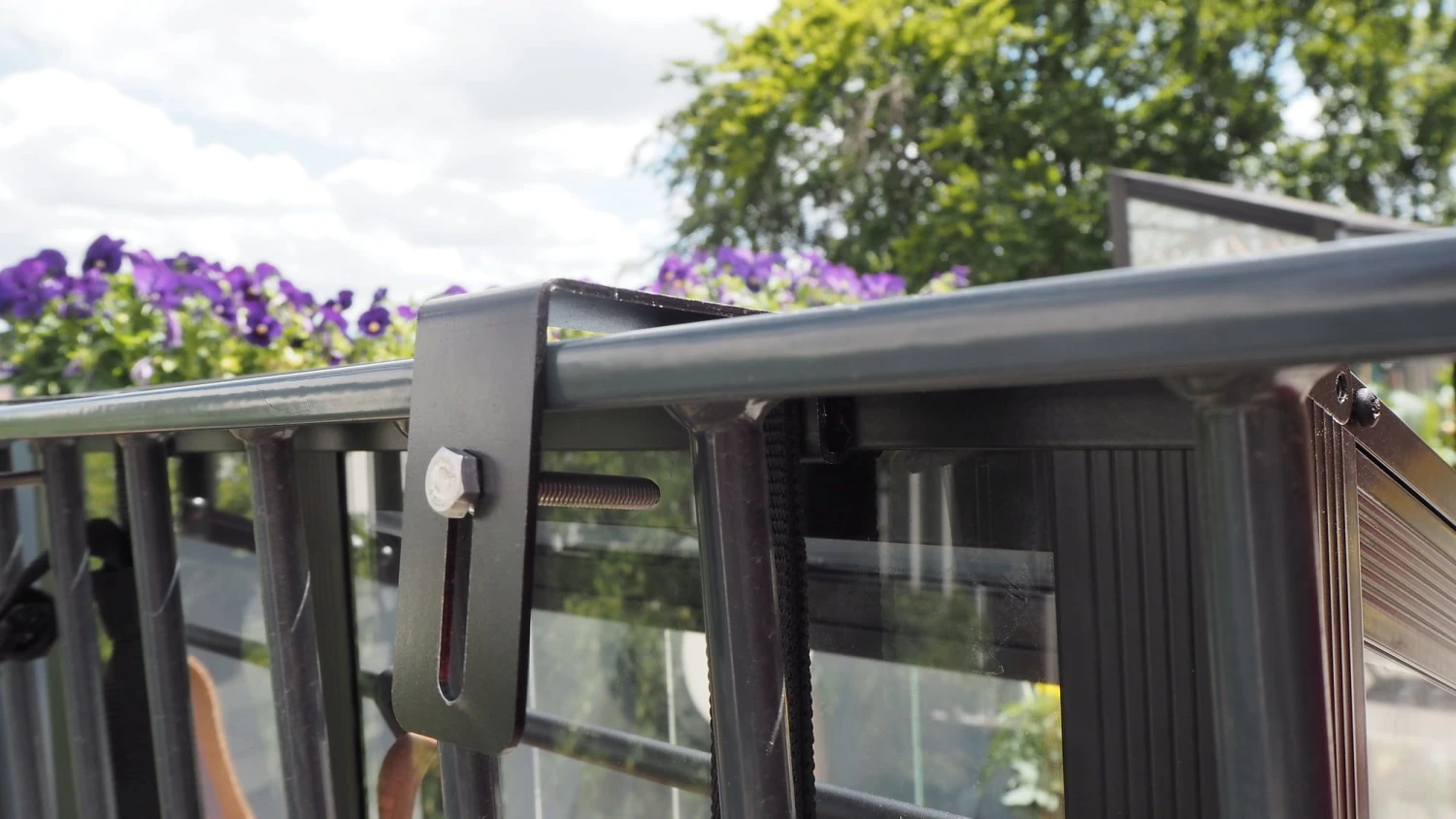 Juliana Gewächshaus Urban Für Den Ballkon 8 Juliana Gewächshaus Urban Für Den Ballkon – Bild 6