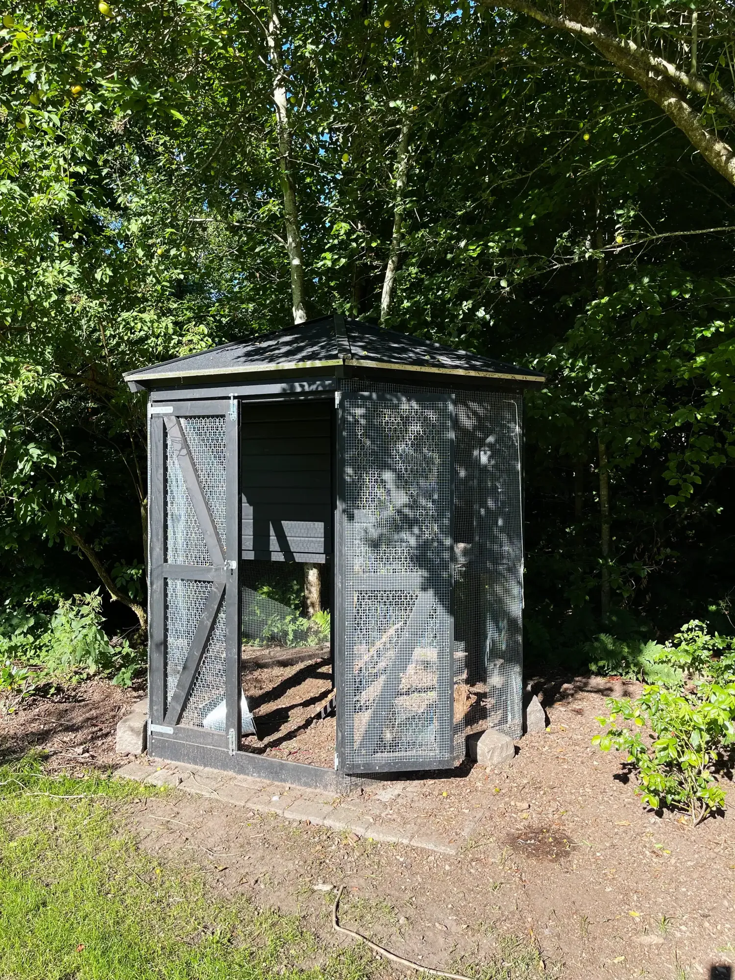 Plus Hühnerhaus Pavillion 6-eckig 4 Plus Hühnerhaus Pavillion 6-eckig – Bild 2